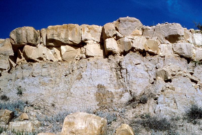 Color photo of Codell Sandstone and the overlying Fort Hays Limestone.