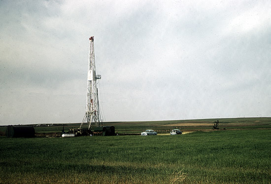 BT-Oil-Drilling-in-Barton