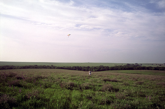 CS-Flint-Hills-kite-flight