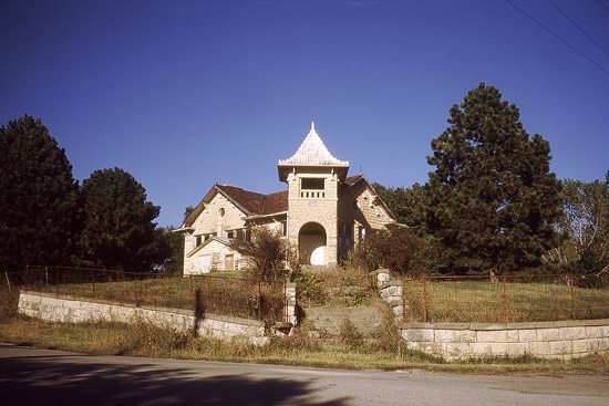 DK-Old-Stone-Schoolhouse
