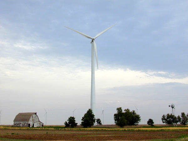 GY-A-contrast-in-wind-power-usewind-generator