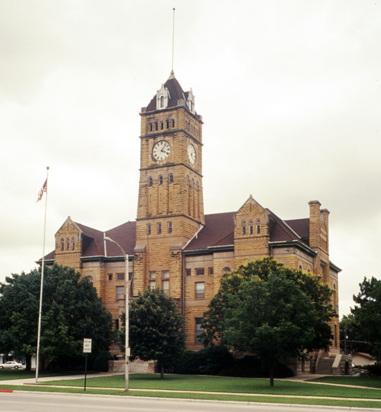 MC-County-Courthouse-in-Bel