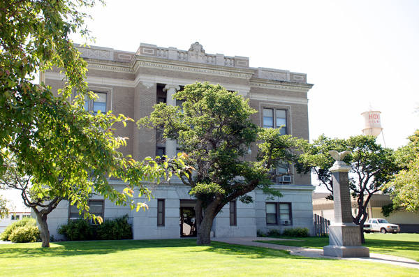 SD-County-Courthouse-in-Hoxie