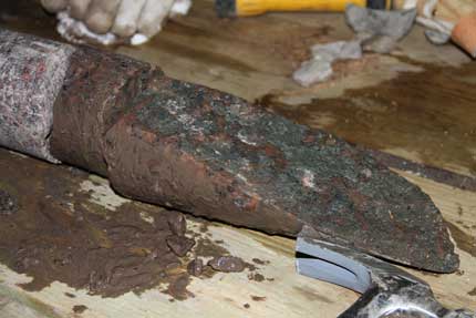 Natural fracture in granity core, 5177 ft.