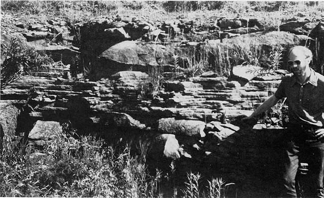Black and white photo of outcrop.