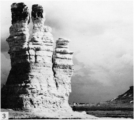 Black and white photo of famous exposure of Smoky Hill Member at Castle Rock.