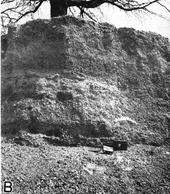 Gravel deposit, several feet thick; several zones in outcrop.