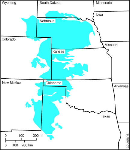 Map of eight-state region showing outline of High Plains aquifer.