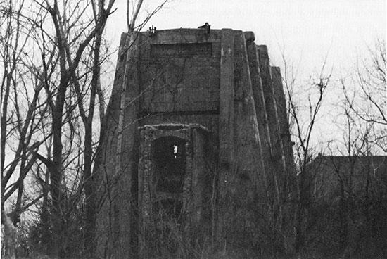 Abandoned cement plant at Mildred, Allen County.